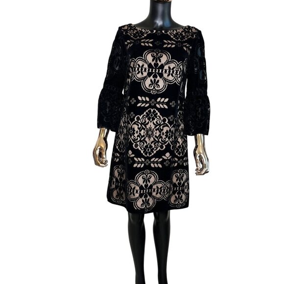 ✨Velvet Luxe Evening Dress Eliza J Black Lace Bell Sleeve Cocktail Dress Size 8✨ - Picture 2 of 10